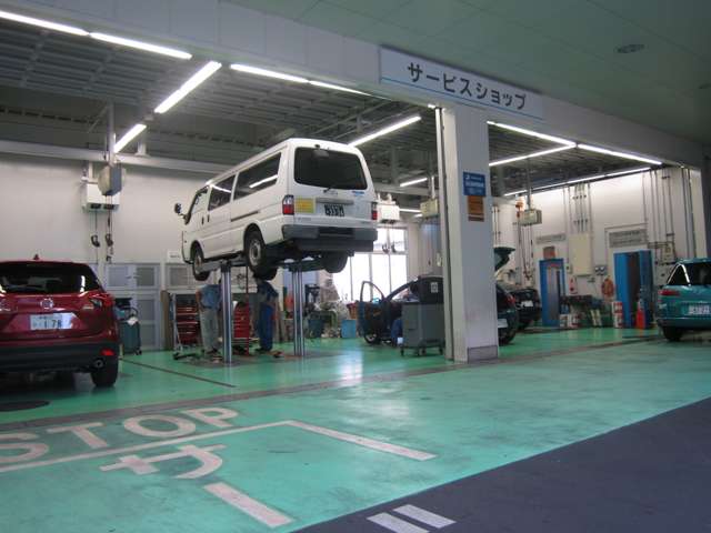 関東マツダ 国領店