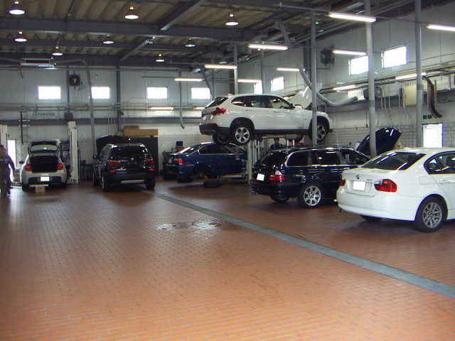 Shiga BMW 株式会社服部モータース