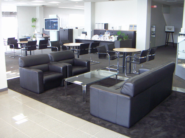 Shiga BMW 株式会社服部モータース