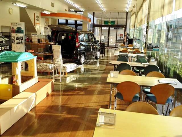 トヨタカローラ大阪(株) 交野店