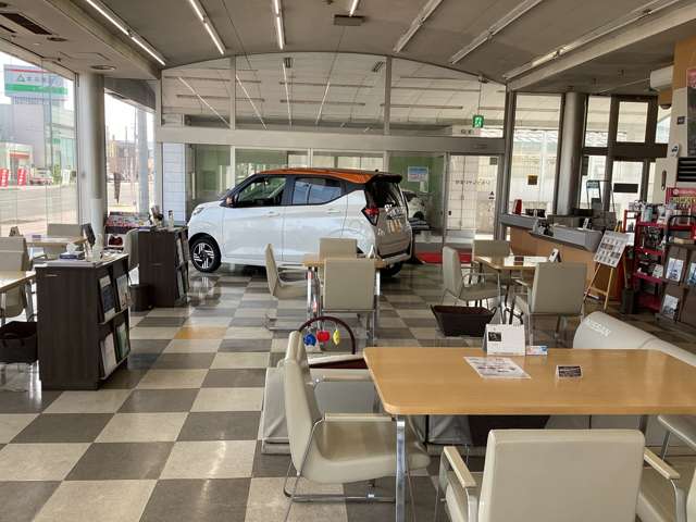 日産青森販売 三内店