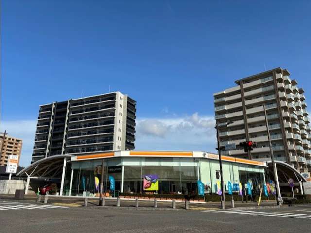 トヨタカローラ福岡 原田駅前店