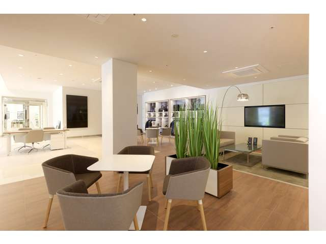 ジャガー・ランドローバー幕張