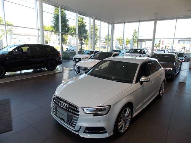 Audi松山インター