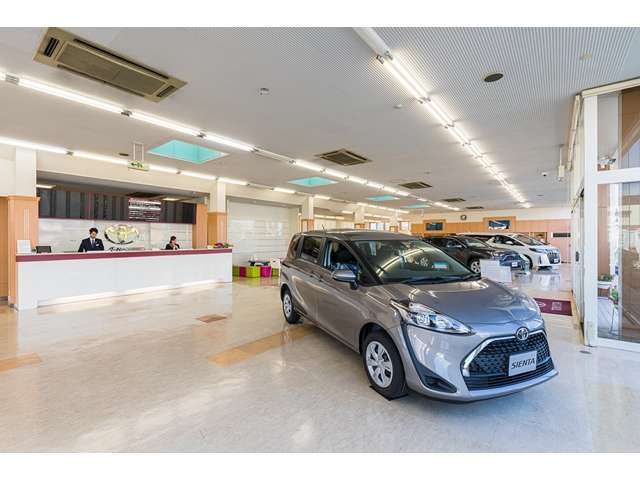 ネッツトヨタ青森 TwiNplaza城下店