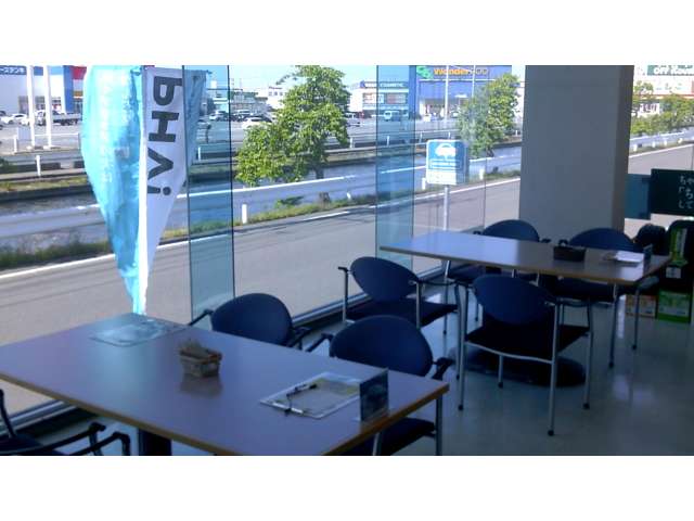 青森トヨタ自動車 TwiNplaza十和田店