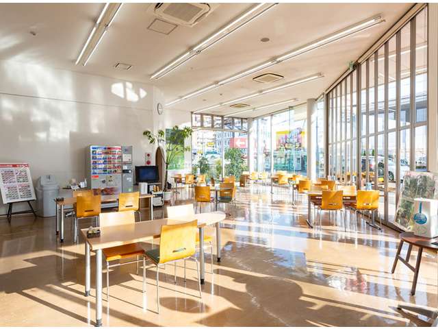 ホンダカーズ大阪 八尾西店(Honda認定中古車取扱店)