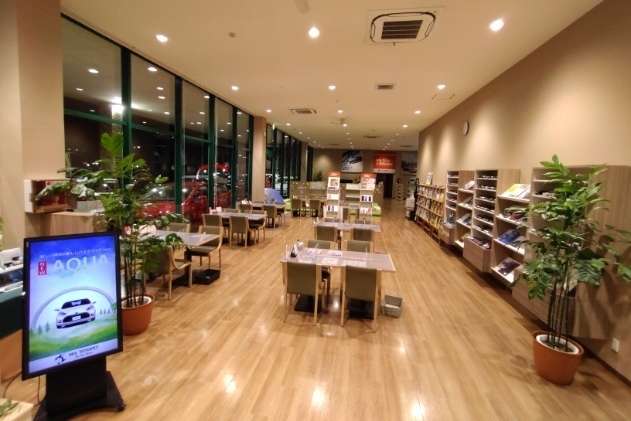 三重トヨペット(株) 四日市新正店