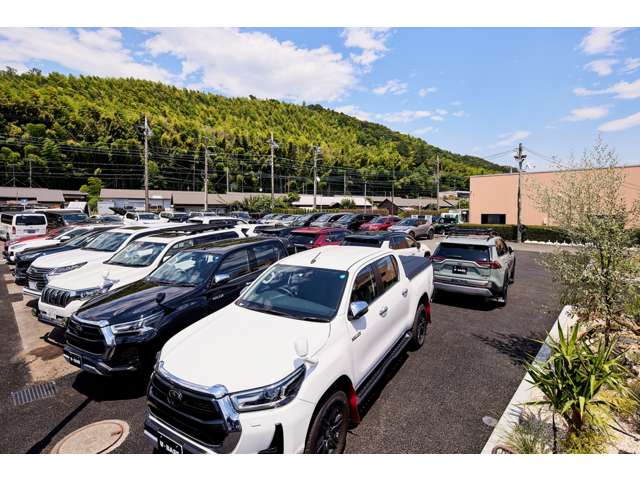 ウエインズトヨタ神奈川 U-BASE相模