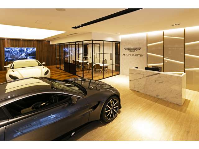 アストンマーティン神戸