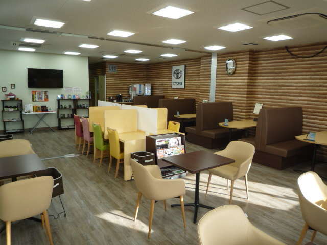 ウエインズトヨタ神奈川 ビークルステーション瀬谷