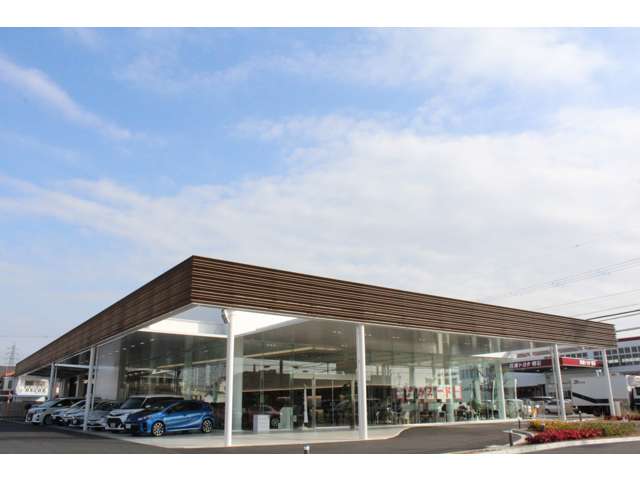 神戸トヨペット(株) THE GARAGE 明石