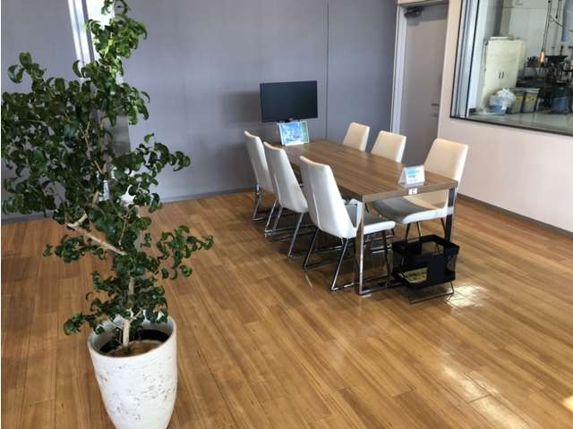 日産福岡販売 飯塚カーランド