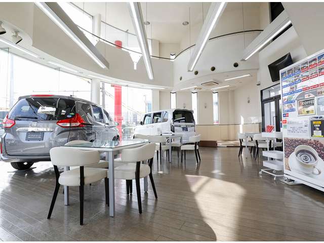 ホンダカーズ大阪 箕面牧落店(Honda認定中古車取扱店)