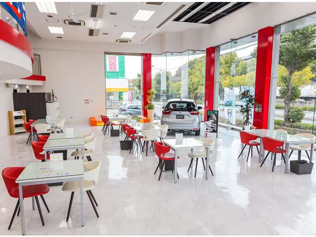 ホンダカーズ大阪 枚方東店(Honda認定中古車取扱店)