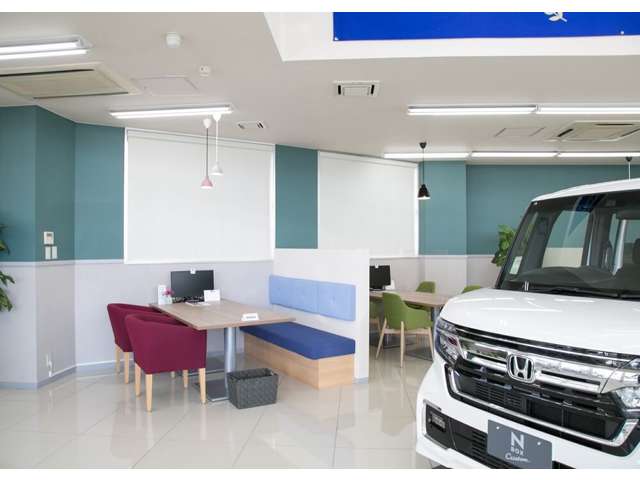 ホンダカーズ大阪 寝屋川中央店(Honda認定中古車取扱店)