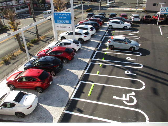 東海マツダ販売(株) 豊川ユーカーランド