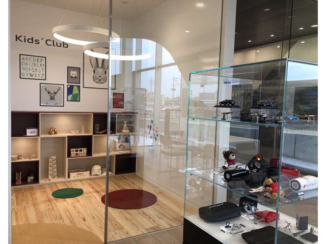 富士自動車 Audi福岡東