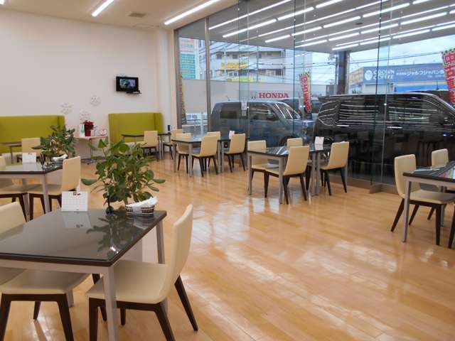 ホンダカーズ大阪 U-Select寝屋川 (Honda認定中古車取扱店)