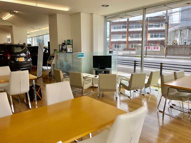 三河日産自動車(株) 日産ギャラリー岡崎宇頭