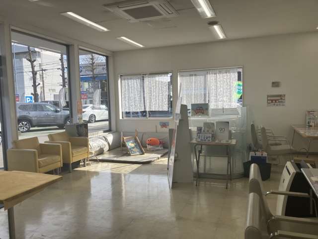 日産東京販売 レッドステーション府中白糸台店