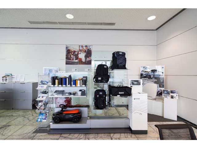 BMW Premium Selection 鳴海