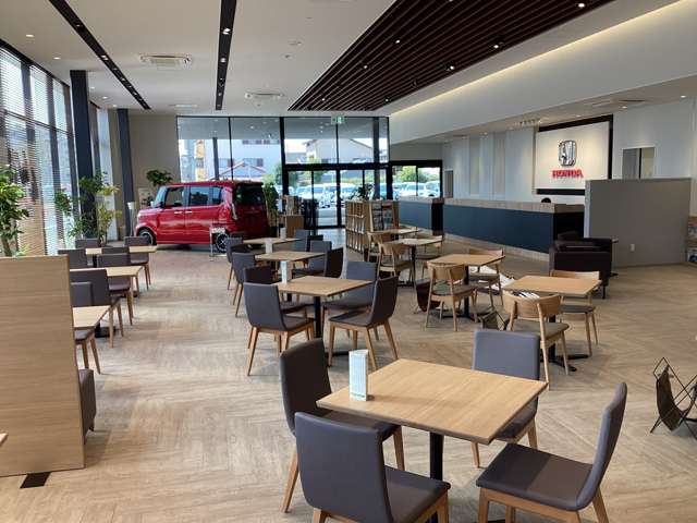 ホンダカーズ大阪 豊中店 (Honda認定中古車取扱店)