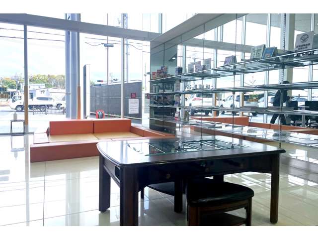 トヨタカローラ南海(株) 金岡プラザ