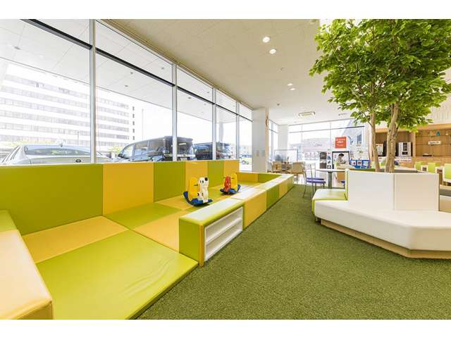 青森トヨタ自動車 TwiNplaza青森中央店
