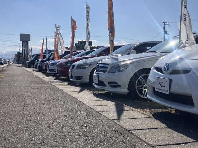 ユニバーサルモータース