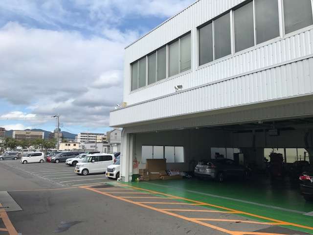 ホンダカーズ京都 右京店 (Honda認定中古車取扱店)