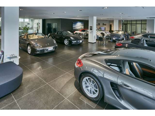 ポルシェセンター名古屋 認定中古車センター