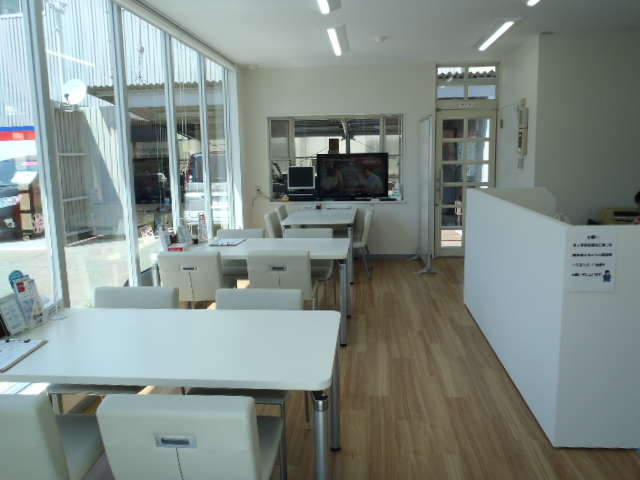 日産大阪販売(株) UCARS尼崎