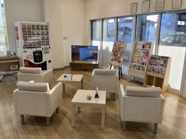 琉球日産自動車 中部店