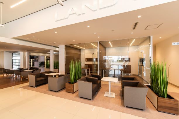 ジャガー・ランドローバー三島