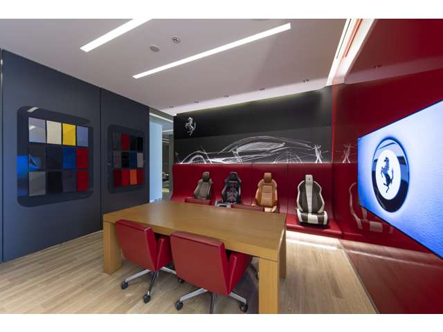 フェラーリ正規ディーラー European Version HAKATA