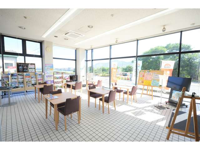 香川ダイハツモータース 詫間店