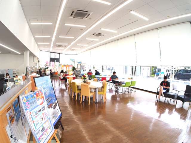 トヨタモビリティ神奈川(旧ネッツトヨタ湘南) 中古車タウン鵜野森