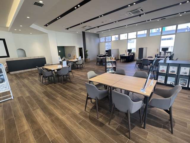 ホンダカーズ大阪 千里中央店(Honda認定中古車取扱店)