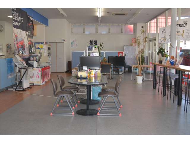 (株)タゾエ マツダオートザム東彼