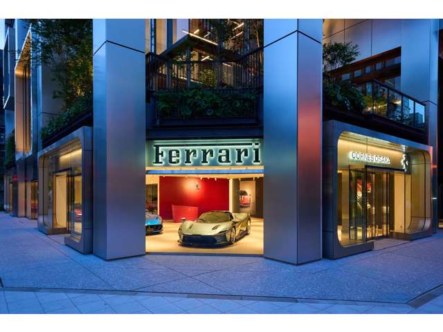 コーンズ 大阪中古車ショールーム