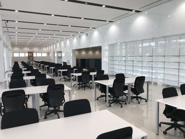 トヨタカローラ南海(株) 貝塚プラザ