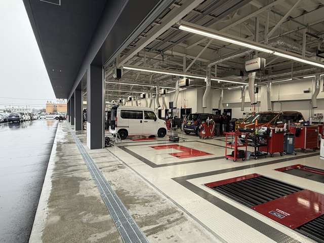 Honda Cars 青森 青森ベイブリッジ店