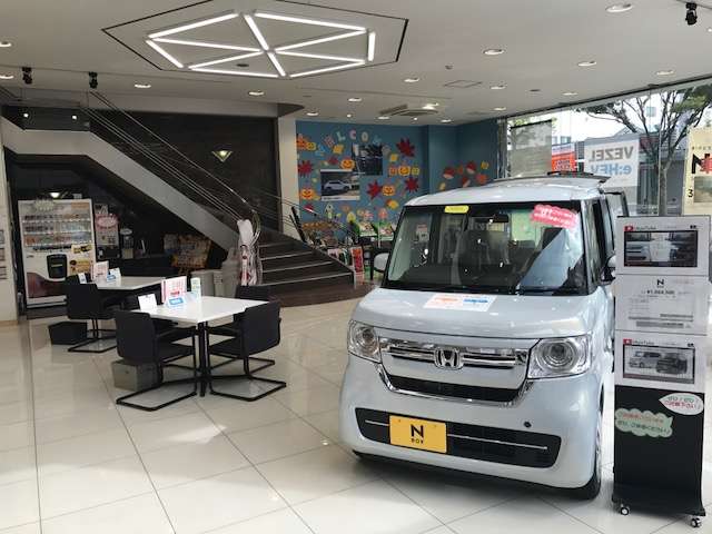 ホンダカーズ京都 右京店 (Honda認定中古車取扱店)