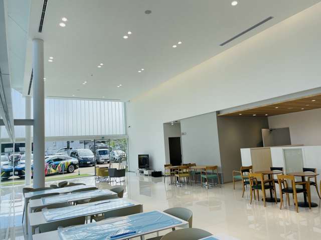 神戸トヨペット(株) THE GARAGE 岡場