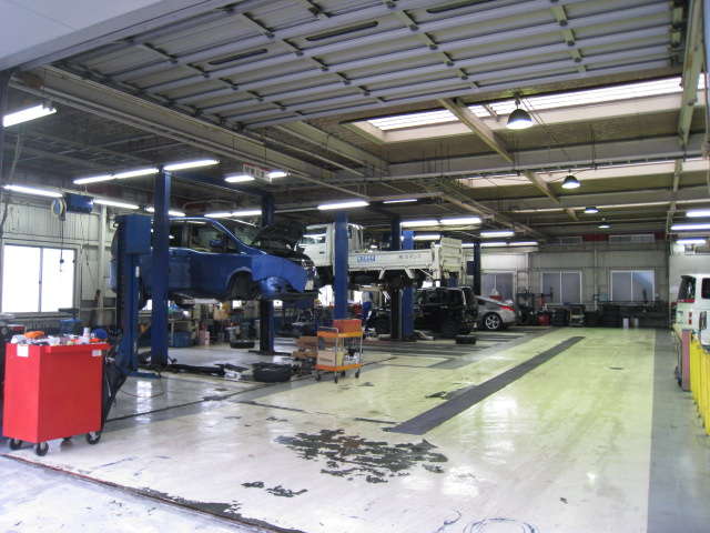 静岡日産自動車(株) 藤枝カープラザ