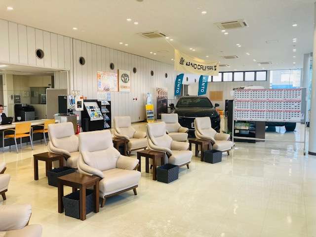 トヨタカローラ大分 日田店 トヨタ認定中古車センター日田若宮