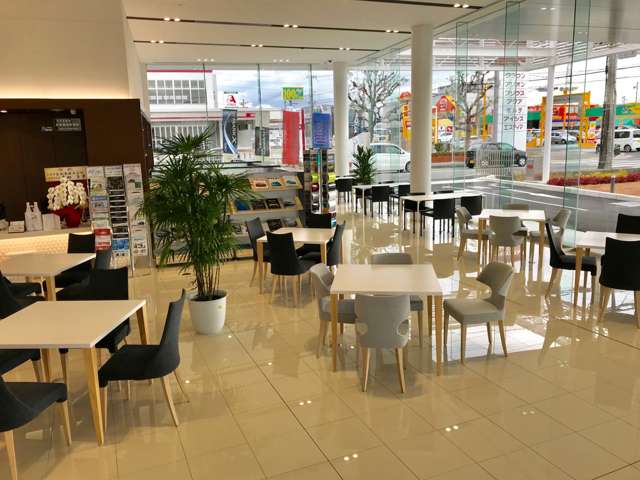 神戸トヨペット(株) THE GARAGE 明石