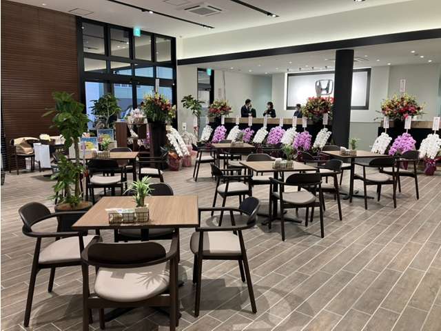 ホンダカーズ南近畿和歌山 国体道路店 (Honda認定中古車取扱店)