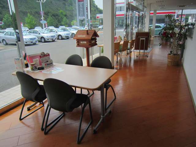 香川トヨタ自動車 U-Carルート32中央店